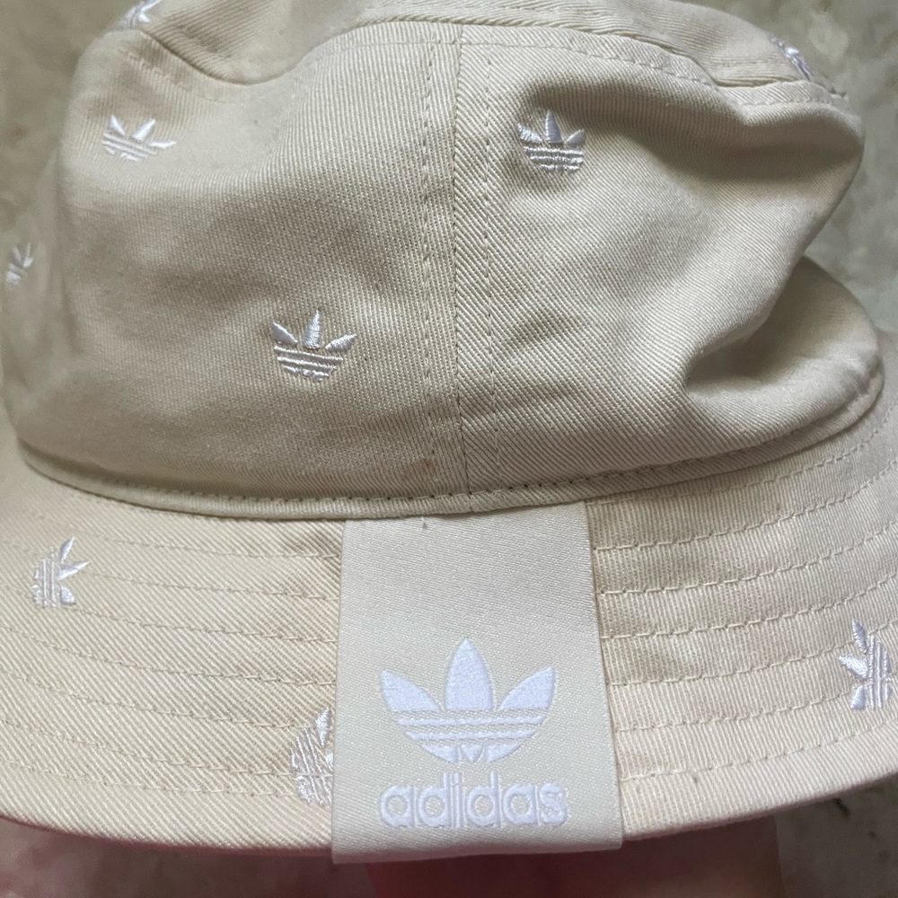 Adidas bucket hat